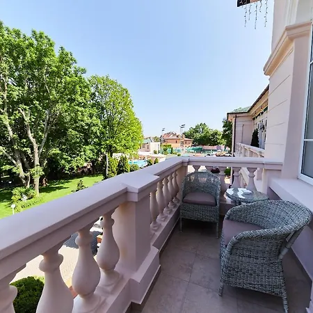 Arcadia Plaza 4*