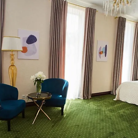 Arcadia Plaza Hotel 4*