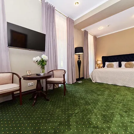 Hotel Arcadia Plaza
