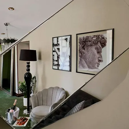 Hotel Arcadia Plaza
