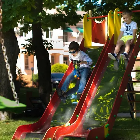 Arcadia Plaza Hotel 4*