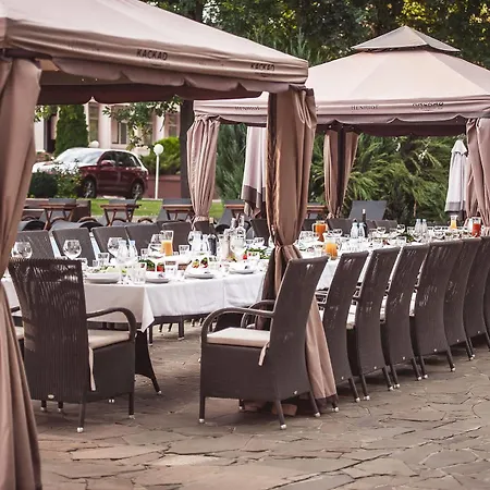 Arcadia Plaza Hotel 4*