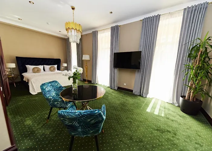 Arcadia Plaza Hotel 4*