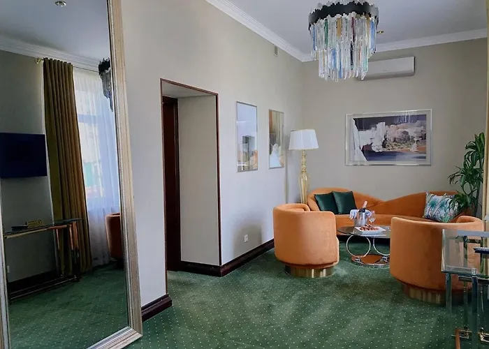 Arcadia Plaza Hotel 4*