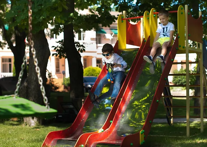 Arcadia Plaza Hotel 4*