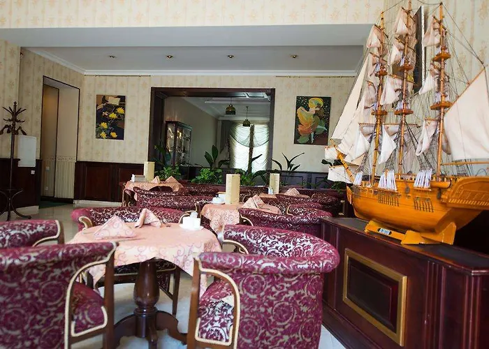 Arcadia Plaza Hotel 4*