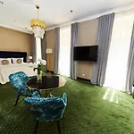 Arcadia Plaza Hotel 4*