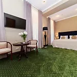 Hotel Arcadia Plaza