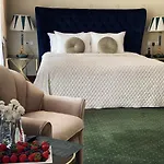 Arcadia Plaza 4*