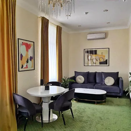 Arcadia Plaza Hotel 4*