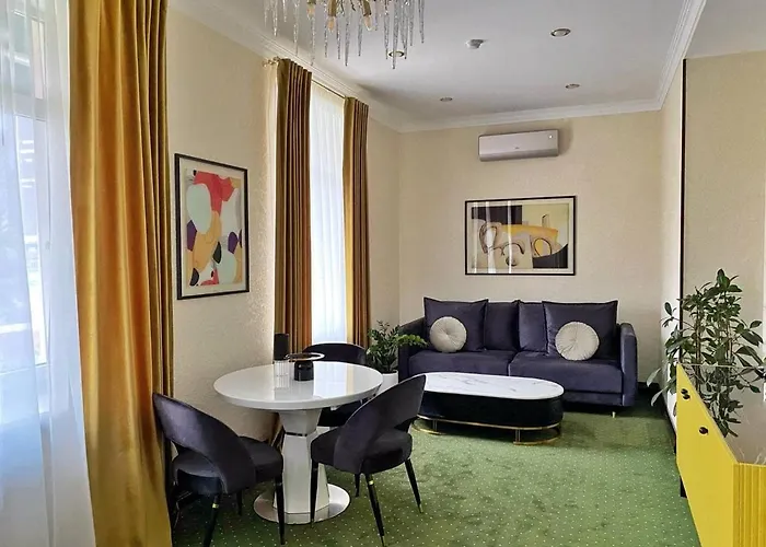 Arcadia Plaza Hotel 4*